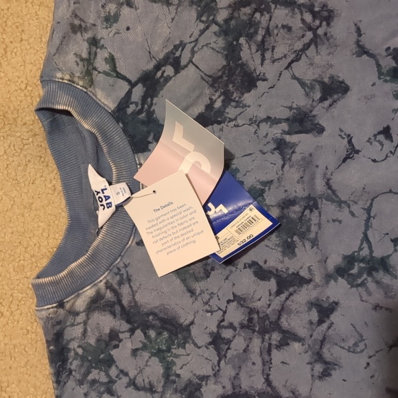 Women's NWT Joy Lab Relaxed Fit Sweatshirt - Picture 2 of 16